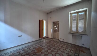 Casa semi indipendente in Vendita a CARDANO AL CAMPO,