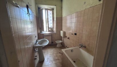 Casa semi indipendente in Vendita a CARDANO AL CAMPO,