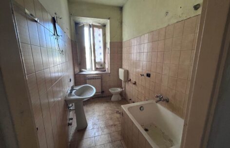Casa semi indipendente in Vendita a CARDANO AL CAMPO,
