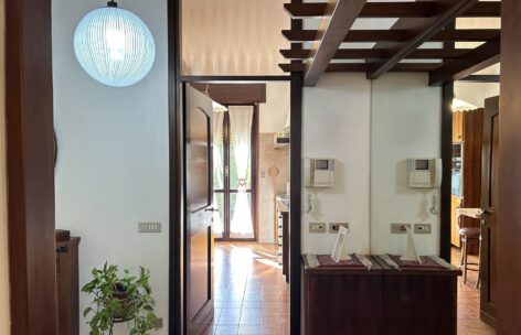 Villa bifamiliare in V a LONATE POZZOLO