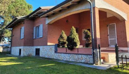Villa in V a OLGIATE OLONA
