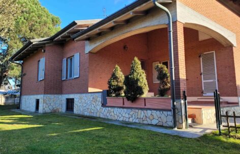 Villa in V a OLGIATE OLONA