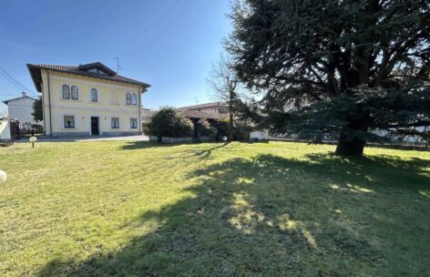 Villa bifamiliare in Vendita a LONATE POZZOLO,