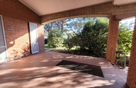 Villa in Vendita a OLGIATE OLONA,