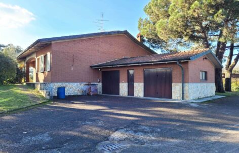 Villa in V a OLGIATE OLONA