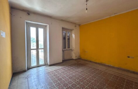 Casa semi indipendente in Vendita a CARDANO AL CAMPO,