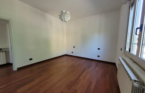 Casa semi indipendente in Vendita a CARDANO AL CAMPO,