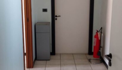 Ufficio in Vendita a LONATE POZZOLO,