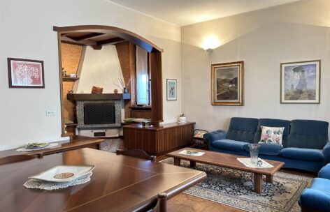 Villa bifamiliare in Vendita a LONATE POZZOLO,